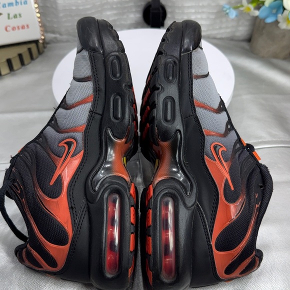 (S0)Nike Air Max Plus 2020, Black, Team Orange, Grey,Sz 2.5Y Big Kid(DJ4620-001) - Picture 7 of 12
